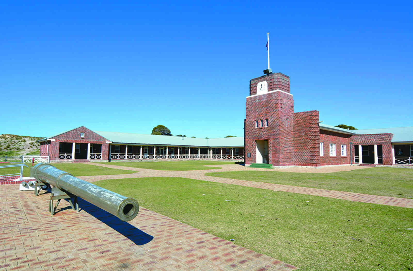 rottnest-island-kingstown-backpackers-accommodation-sealink-rottnest