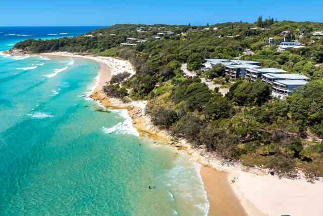 Stradbroke Island Beach Hotel